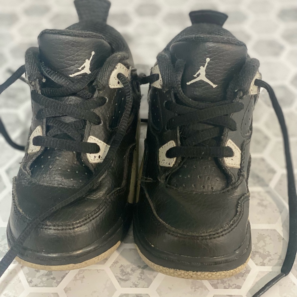 Jordan black toddler sneakers